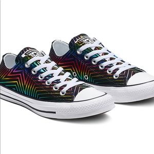 Women Converse Chuck Taylor All Star Ox size 7 NEW